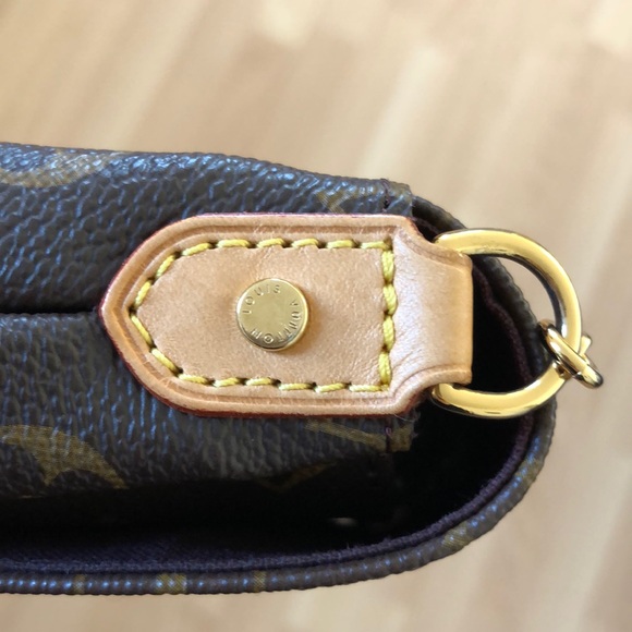 Louis Vuitton Favorite MM - Picture 9 of 16